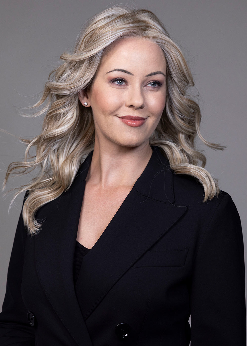 Elle LUX SE by Belle Tress | HF Synthetic Lace Front Wig | Hand Tied Mono Top