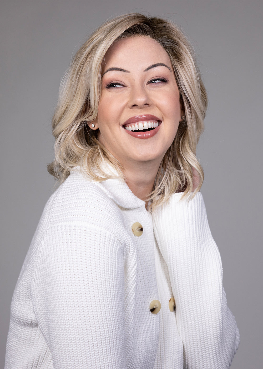 Vancouver by Belle Tress | HF Synthetic Lace Front Wig | Mono Part