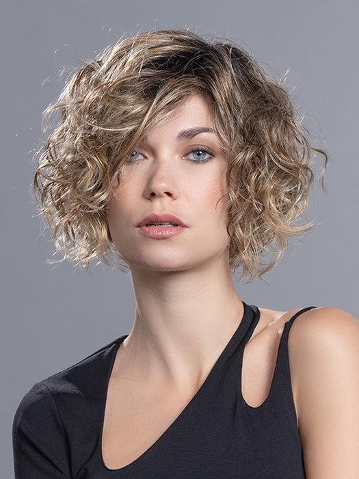 Turn | Changes Collection | Synthetic Wig