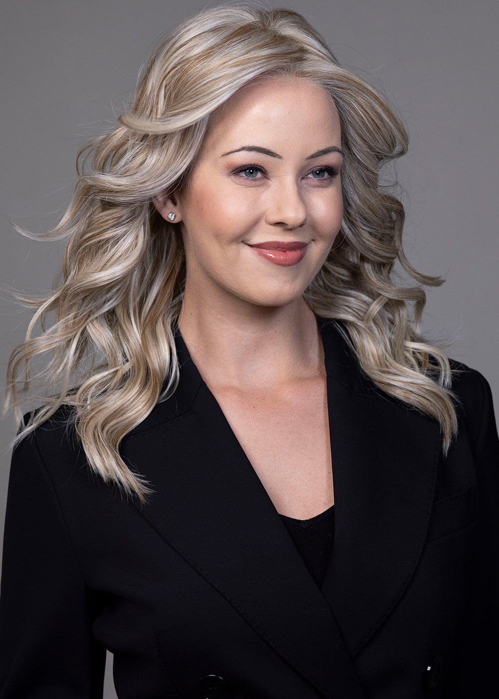 Elle LUX SE by Belle Tress | HF Synthetic Lace Front Wig | Hand Tied Mono Top